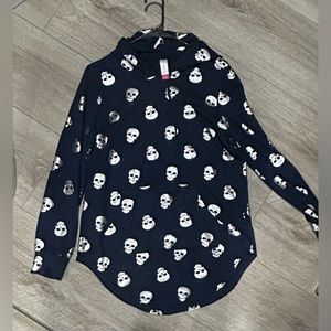 Juniors No Boundaries skull long sleeve top